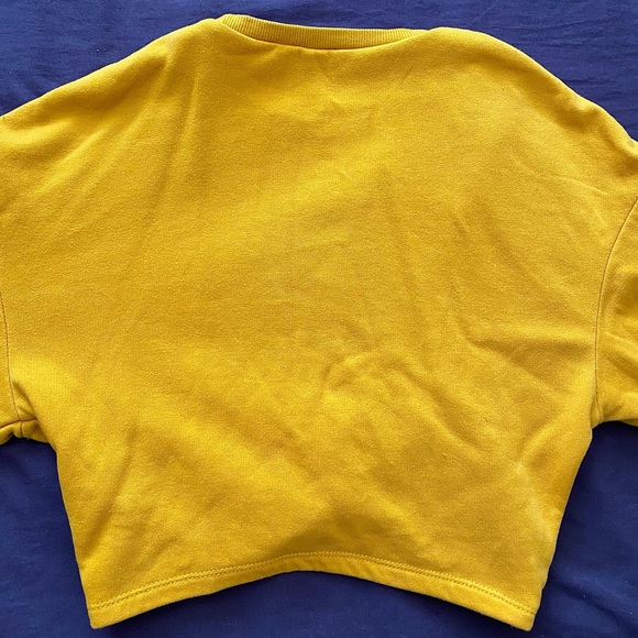 H&M Divided Mustard Yellow Long Sleeve Ruched Crop Top - Picture 6 of 9